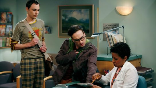 Кадр из 1 серии 1 сезона сериала «Теория большого взрыва»